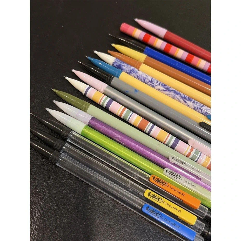 36 Mechanical Pencils: Bic And No Brand Name All With Lead